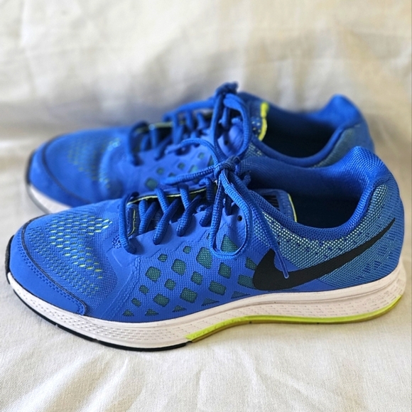 Nike Air Zoom Pegasus 31 Sz 7Y/Wmns 8  Hyper Cobalt 652925-400 Athletic Sneakers - Picture 1 of 6